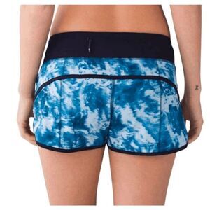 LULULEMON ATHLETICA Speed Short '4-Way Stretch 2.5" Size 4